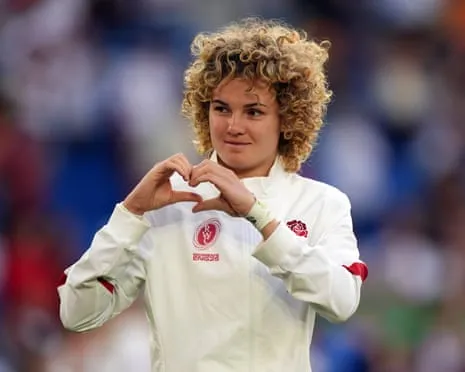 The Red Roses' Kildunne and Botterman Fit to Take On France in Semi-final